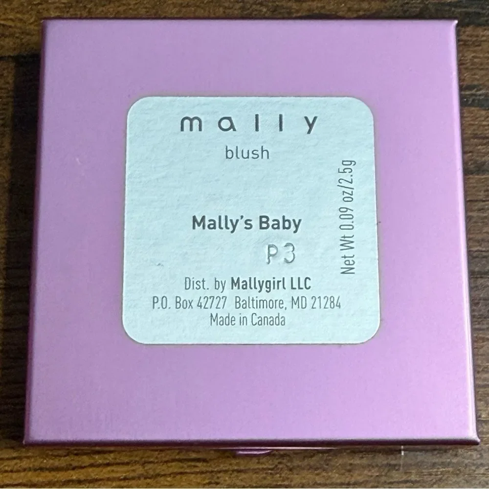 💕 Mally Beauty Bundle: Tan Foundation + Blush w/ Refill + Shadow Base + Bag. NE
